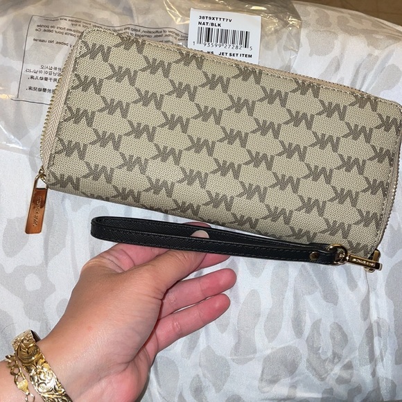 Brown & Tan Michael Kors Wallet - Picture 8 of 9